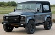 - Land Rover Defender 90 + conv. cap '16 (Solido 1:18)